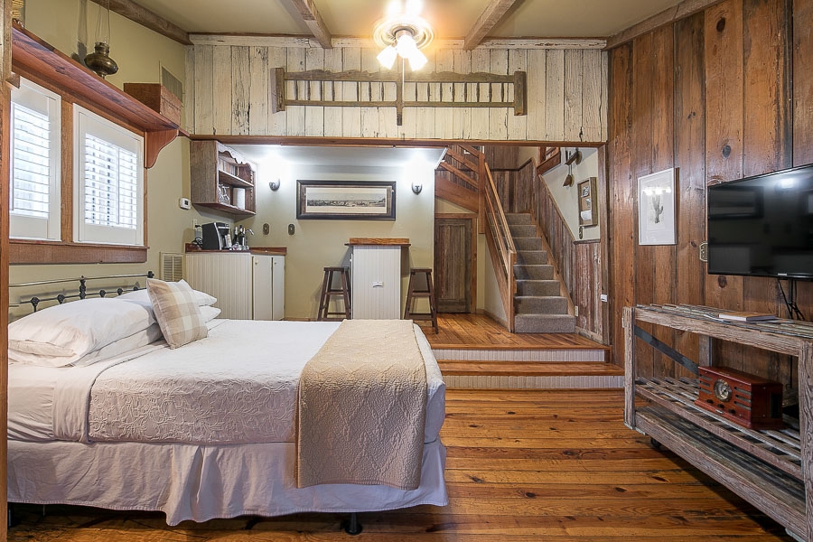 Corn Crib Cottage Courtyard Rooms Rates Gruene Mansion Inn